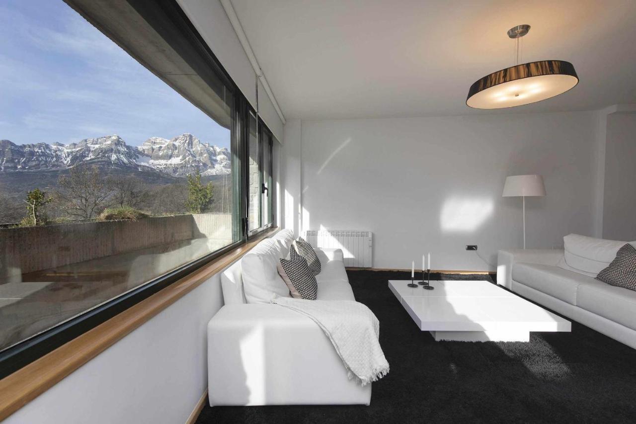 Balcon De Saras By Bevalle * Panticosa